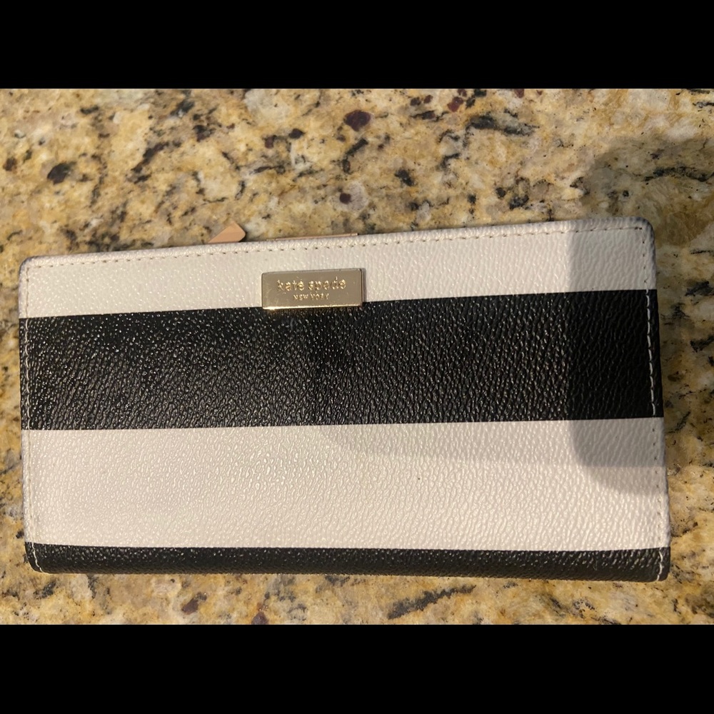 Black and white Kate spade wallet